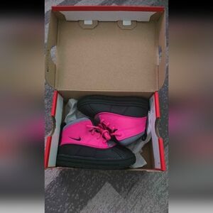 Nike Toddler Snowboots